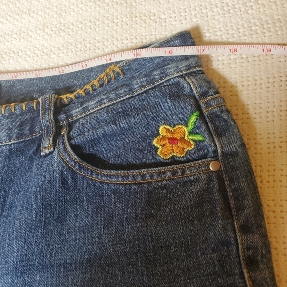 In the Wash Embroidered Colorful Sz. 34 Blue Jeans - Picture 6 of 8